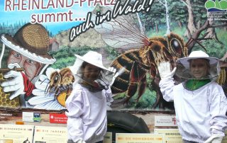 Bienenschule Anhänger Kinder Imker