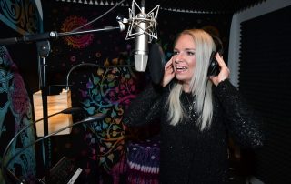 Melanie Junglas im Aufnahmestudio